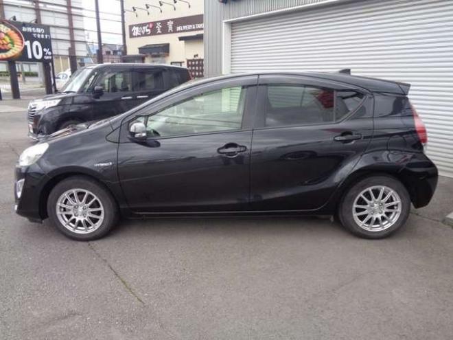 アクア1.5 S スマートキー 純正ナビ バックカメラ 2WD 1500