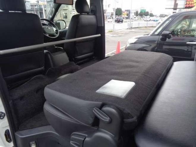 ハイエースバン3.0 スーパーGL ダークプライム ロングボディ ディーゼルターボ 4WD　ワンオーナー　R6年タイミングベルト交換済　スマートキー　　社外ナビ　バックカメラ　フロント・サイドカメラ　バッドラッカー17インチアルミホイール　バッドフェイスボンネット 3000