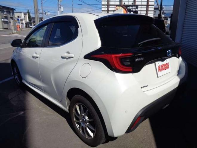 ヤリス1.5 ハイブリッド Z E-Four 4WD　ワンオーナー　スマートキー　純正エンスタ　純正ナビ 1500