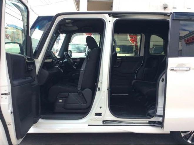 N-BOXカスタム 660 G EX ホンダセンシング 4WD　パワスラ　シートヒーター　スマートキー　プッシュスタート　クルーズコントロール　ホンダ純正ナビ　バックカメラ　電動格納ミラー　横滑り防止装置　車線逸脱防止　衝突被害軽減システム　オートライト　ETC 660