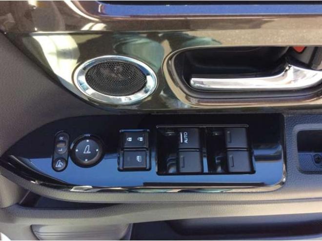 N-BOXカスタム 660 G EX ホンダセンシング 4WD　パワスラ　シートヒーター　スマートキー　プッシュスタート　クルーズコントロール　ホンダ純正ナビ　バックカメラ　電動格納ミラー　横滑り防止装置　車線逸脱防止　衝突被害軽減システム　オートライト　ETC 660