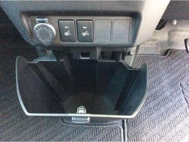 ルーミー1.0 カスタム G 4WD　両側パワスラ　プッシュスタート　スマキー　LEDヘッドライト&フォグ　クルーズコントロール　横滑り防止　衝突被害軽減システム　アイドリングストップ　バックカメラ　トヨタ純正ナビ　フルセグTV 1000