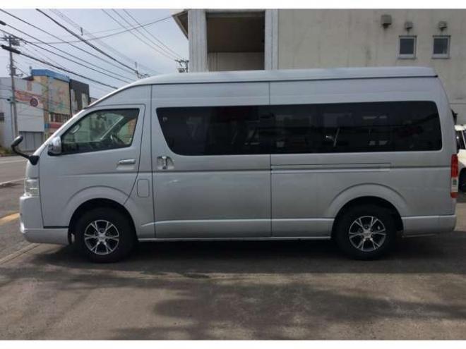 ハイエース2.7 グランドキャビン 4WD　片側パワースライドドア　前後ドライブレコーダー　リアヒーター&クーラー　キーレス　横滑り防止　純正ナビ　ワンセグTV　Bluetooth　CD　FM/AM　ETC　15インチAW　電動格納ミラー　バックカメラ 2700