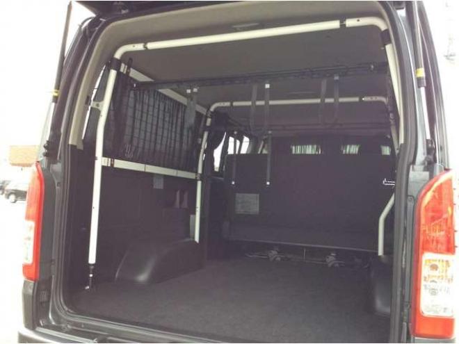 ハイエースバン2.8 スーパーGL ロング ディーゼルターボ 4WD　リアヒーター&クーラー　プッシュスタート　スマキー　ステアリングスイッチ　オートハイビーム　パノラミックビューモニター　純正ナビ　フルセグTV　ドラレコ　ETC　インナーミラー　横滑り防止　フロントフォグ 2800