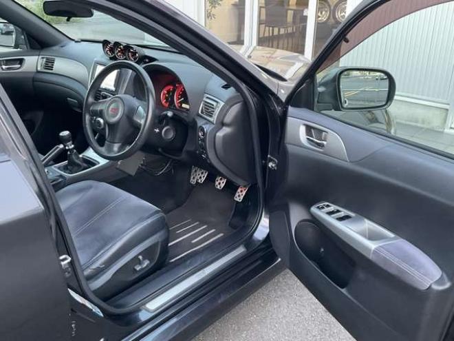 インプレッサハッチバックSTI 2.0 WRX 4WD Defi3連メーター(ブースト計・油温計・油圧計) ETC 運転席パワーシート プッシュスタート 2000