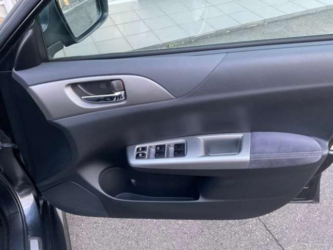 インプレッサハッチバックSTI 2.0 WRX 4WD Defi3連メーター(ブースト計・油温計・油圧計) ETC 運転席パワーシート プッシュスタート 2000