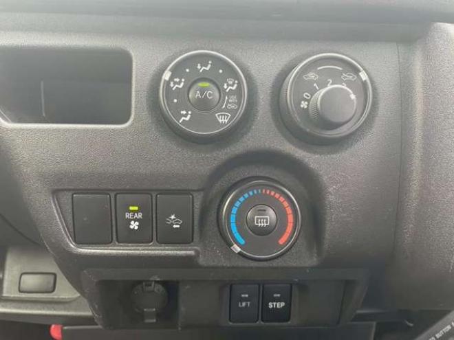 ハイエースバン2.8 ウェルキャブ Bタイプ ロング ディーゼルターボ 4WD　 福祉車両 2800