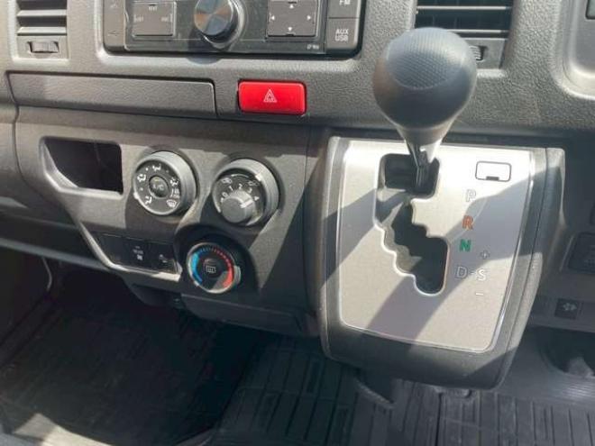 ハイエースバン2.8 DX ロング ディーゼルターボ 4WD　 2800