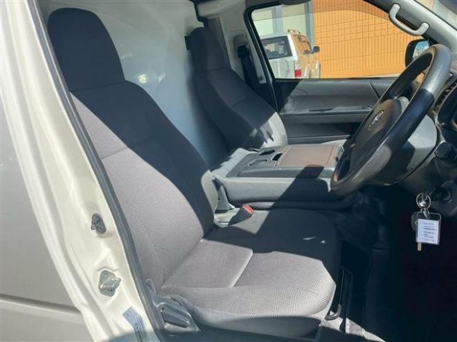 ハイエースバン2.8 中温強化冷凍バン ロング ディーゼルターボ 4WD　 2800