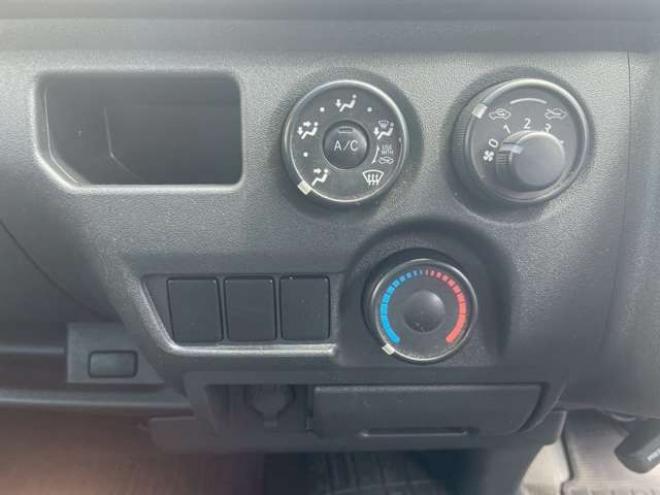 ハイエースバン2.8 中温冷凍バン ロング ディーゼルターボ 4WD　 2800