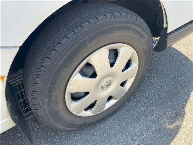 キャラバン3.0 DX ロングボディ ディーゼルターボ 4WD　冷蔵冷凍4WD 3000