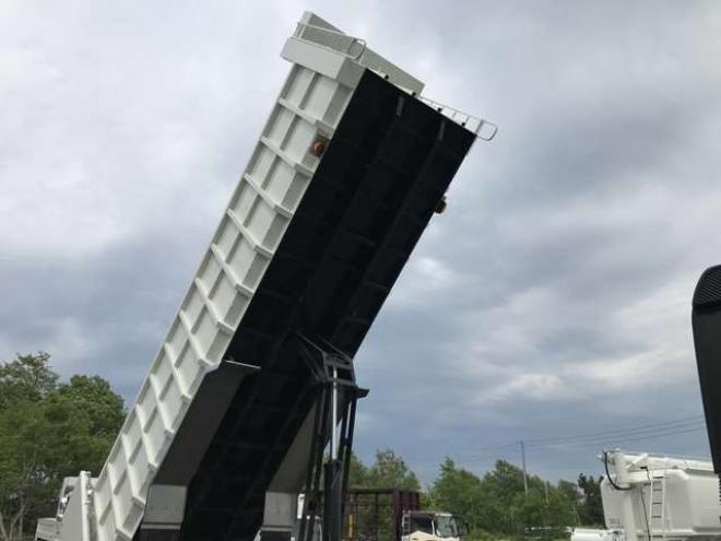 プロフィア深ダンプ　2DG-FS1AHE 新明和工業　 2WD 8860