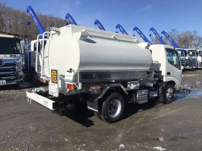 デュトロタンクローリー　2DG-XZU685M 新明和工業　 4WD 4000