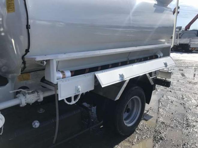 デュトロタンクローリー 2DG-XZU685M 新明和工業  4WD 4000