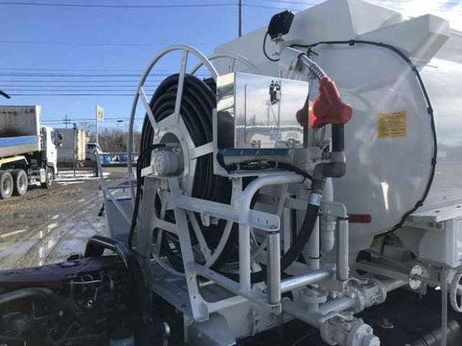 デュトロタンクローリー 2DG-XZU685M 新明和工業  4WD 4000