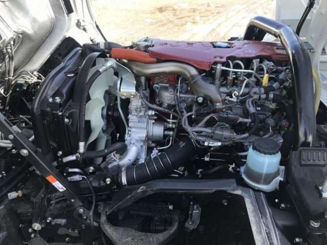 デュトロタンクローリー 2DG-XZU685M 新明和工業  4WD 4000