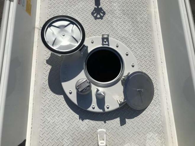 デュトロタンクローリー 2DG-XZU685M 新明和工業  4WD 4000