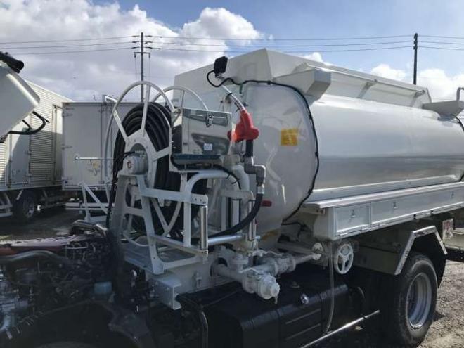 デュトロタンクローリー 2DG-XZU685M 新明和工業  4WD 4000