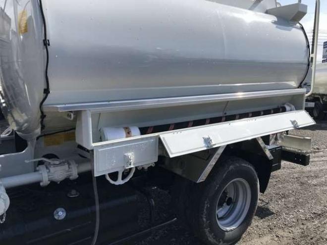 デュトロタンクローリー 2DG-XZU685M 新明和工業  4WD 4000