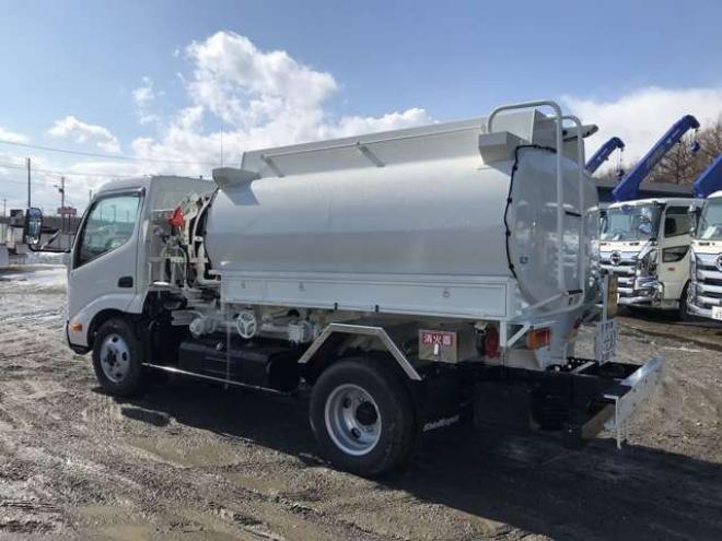 デュトロタンクローリー 2DG-XZU685M 新明和工業  4WD 4000
