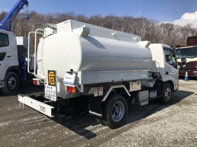 デュトロタンクローリー 2DG-XZU685M 新明和工業  4WD 4000