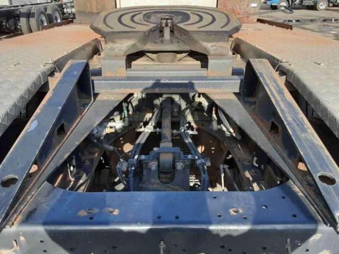 ギガトラクタ　QDG-EXZ52AJ　 2WD 15680