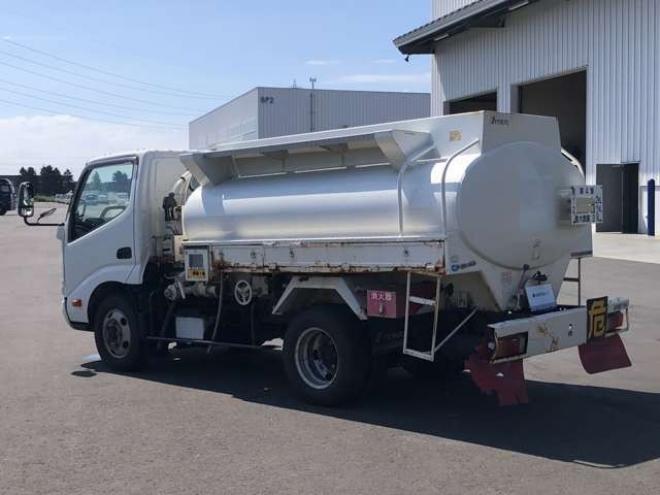 デュトロタンクローリー　SKG-XZU675M 極東開発工業　 4WD 4000