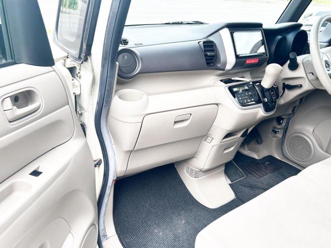 N-BOX660 G Lパッケージ 4WD　ローンが不安な方＜優遇ローン＞本州仕入　社外ナビ　バックカメラ　片側パワースライド　フルセグTV