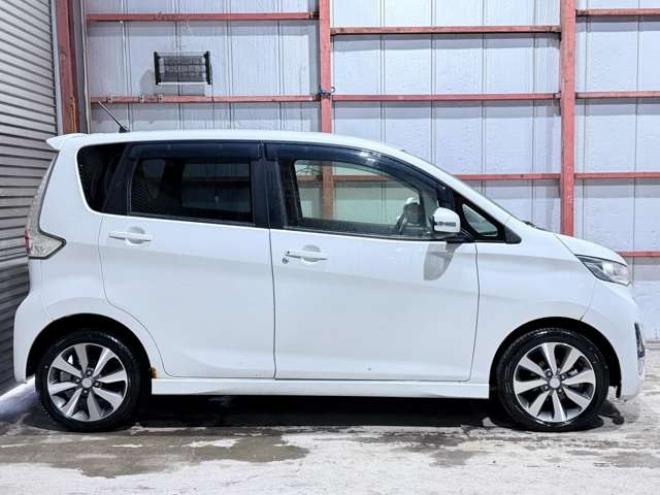 eKカスタムT eアシスト 4WD　下廻防錆4WDエンスタBカメ 660