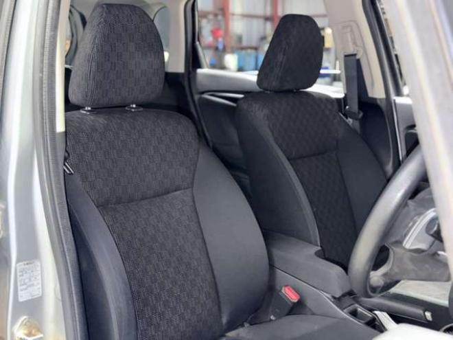 フィット1.3 13G Sパッケージ 4WD　下廻防錆キーレスナビ 1300