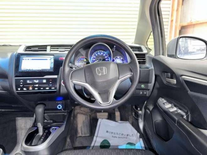 フィット1.3 13G Sパッケージ 4WD　下廻防錆キーレスナビ 1300