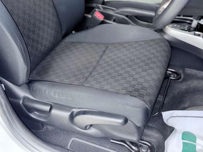 フィット1.3 13G Fパッケージ 4WD　下廻防錆TVナビETC 1300