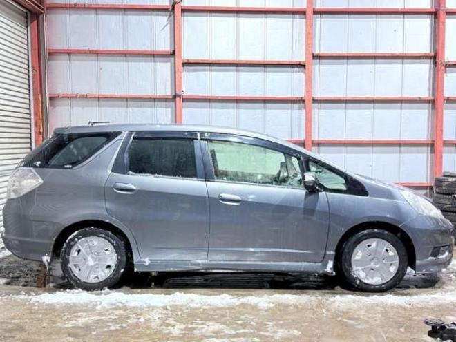 フィットシャトルハイブリッド1.3 下廻防錆キーレスTVナビETC 2WD 1300