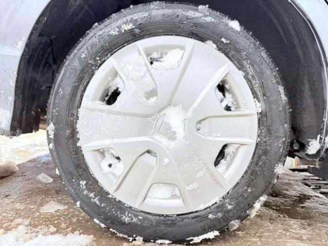 フィットシャトルハイブリッド1.3 下廻防錆キーレスTVナビETC 2WD 1300