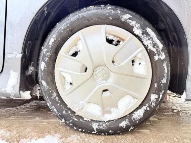 フィットシャトルハイブリッド1.3 下廻防錆キーレスTVナビETC 2WD 1300