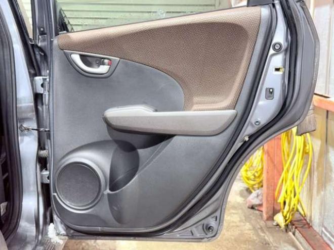 フィットシャトルハイブリッド1.3 下廻防錆キーレスTVナビETC 2WD 1300