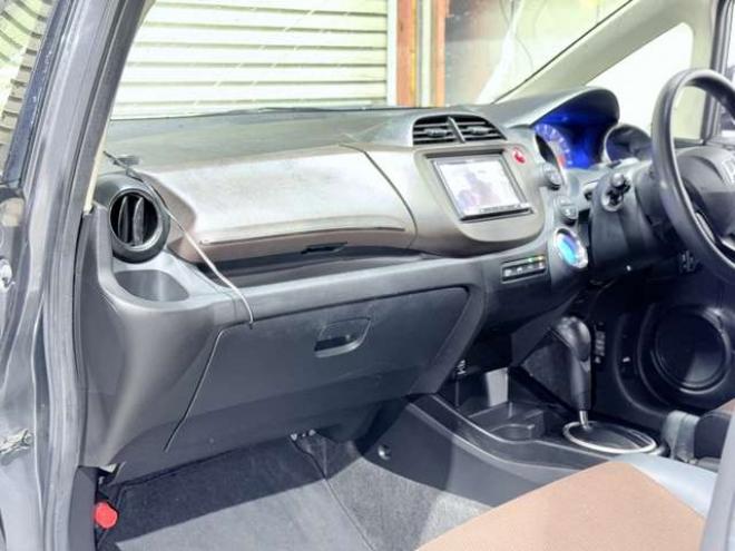 フィットシャトルハイブリッド1.3 下廻防錆キーレスTVナビETC 2WD 1300