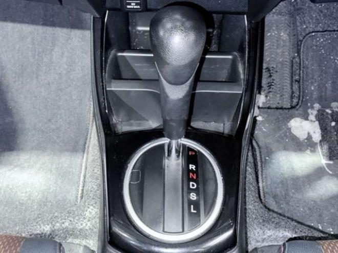 フィットシャトルハイブリッド1.3 下廻防錆キーレスTVナビETC 2WD 1300