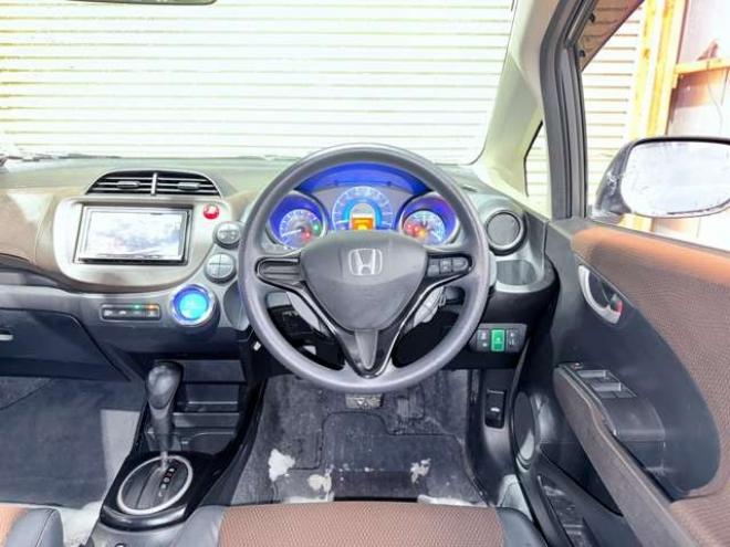 フィットシャトルハイブリッド1.3 下廻防錆キーレスTVナビETC 2WD 1300