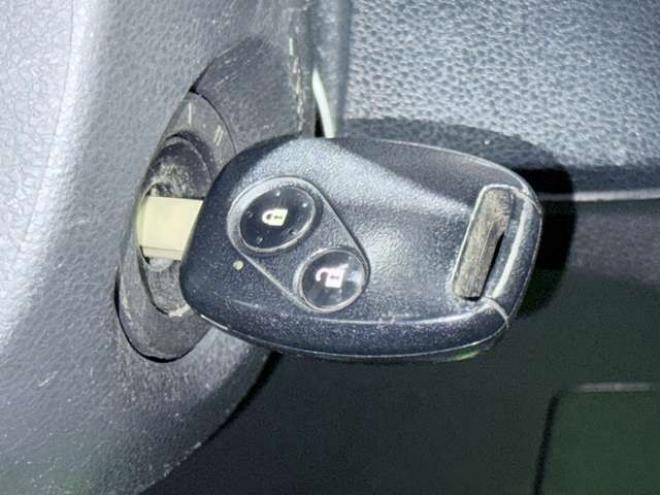 フィットシャトルハイブリッド1.3 下廻防錆キーレスTVナビETC 2WD 1300