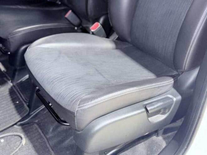 フリードスパイクハイブリッド1.5 ジャストセレクション 下廻防錆TVナビBカメETC 2WD 1500