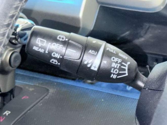 フリードスパイクハイブリッド1.5 ジャストセレクション 下廻防錆TVナビBカメETC 2WD 1500