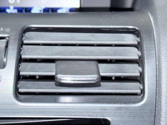 インプレッサスポーツ 2.0 i アイサイト 4WD 下廻防錆TVナビ 2000