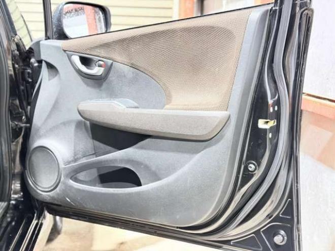 フィットシャトルハイブリッド1.3 下廻防錆TVナビBカメETC夏冬タイヤ 2WD 1300