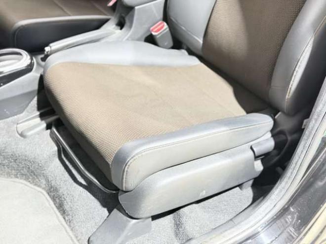 フィットシャトルハイブリッド1.3 下廻防錆TVナビBカメETC夏冬タイヤ 2WD 1300