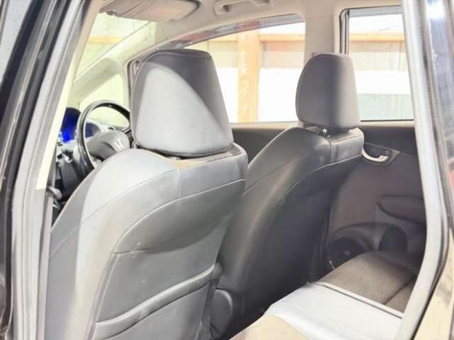 フィットシャトルハイブリッド1.3 下廻防錆TVナビBカメETC夏冬タイヤ 2WD 1300