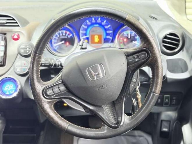 フィットシャトルハイブリッド1.3 下廻防錆TVナビBカメETC夏冬タイヤ 2WD 1300