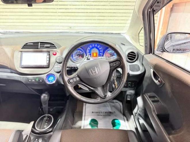 フィットシャトルハイブリッド1.3 下廻防錆TVナビBカメETC夏冬タイヤ 2WD 1300