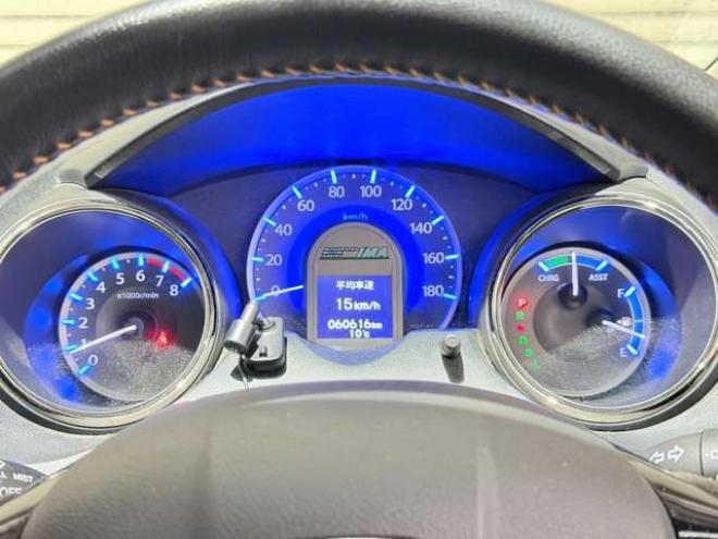 フィットシャトルハイブリッド1.3 下廻防錆TVナビBカメETC夏冬タイヤ 2WD 1300