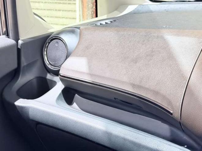 フィットシャトルハイブリッド1.3 下廻防錆TVナビBカメETC夏冬タイヤ 2WD 1300